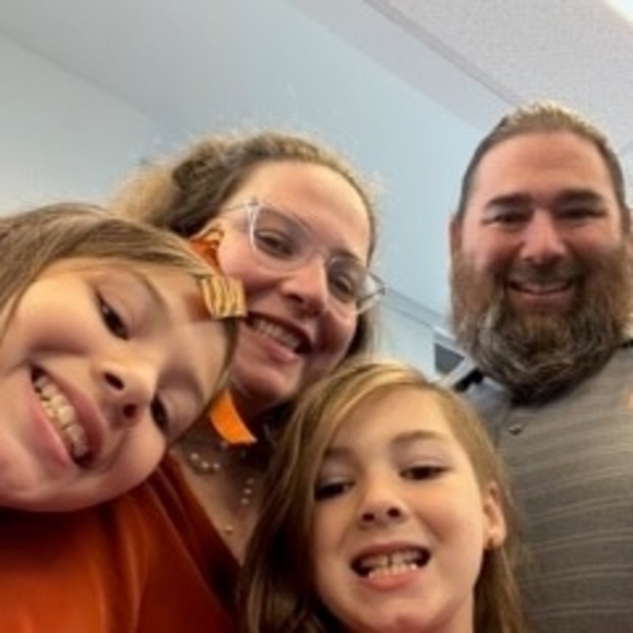 Meet your Posher, Donna - Picture 1 of 1